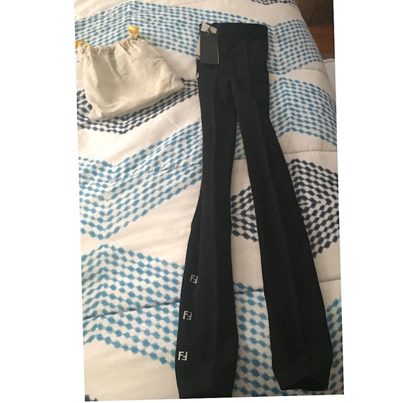 Fendi Girls 100% Authentic Leggings w/h Logo - Picture 4 of 5
